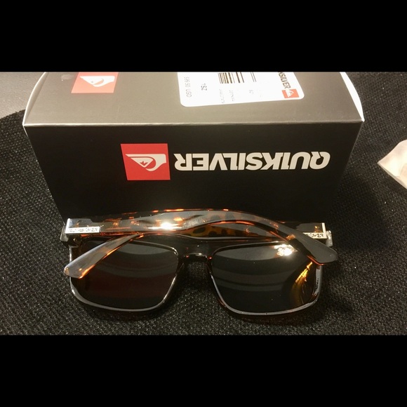 New Quiksilver Tiger Print - Picture 2 of 4